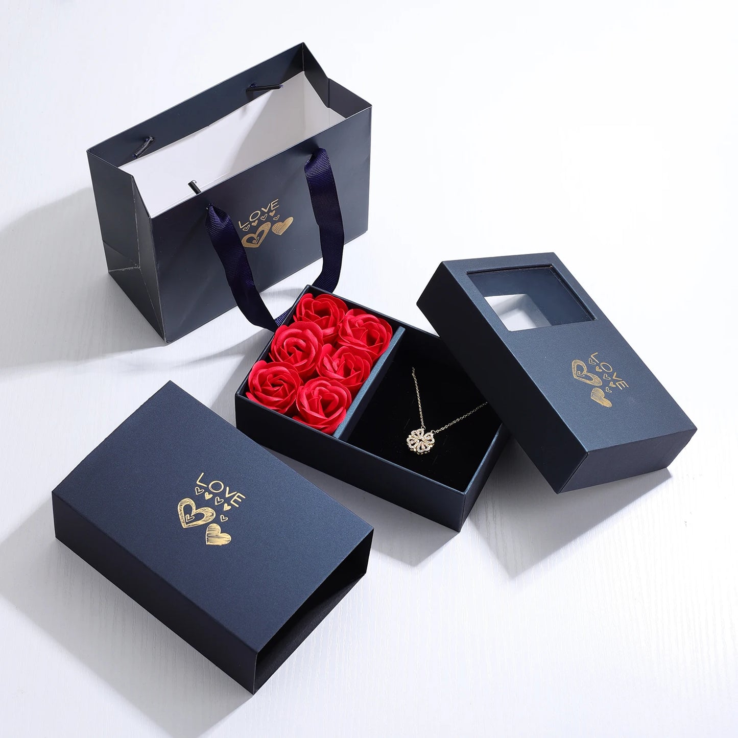 Rose Gift Box Four -leaf Grass Necklace Heart Necklace Cute Four Leaf Clover Necklace Dainty Gold Necklaces Gifts for Mother