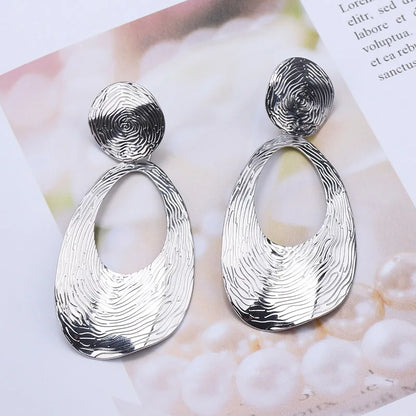 Gold Color Metal Drop Earrings Irregular Hollow Heart Pendants Earrings Twisted Geometric Personality Earrings for Women