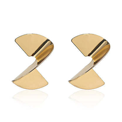 Gold Color Metal Drop Earrings Irregular Hollow Heart Pendants Earrings Twisted Geometric Personality Earrings for Women