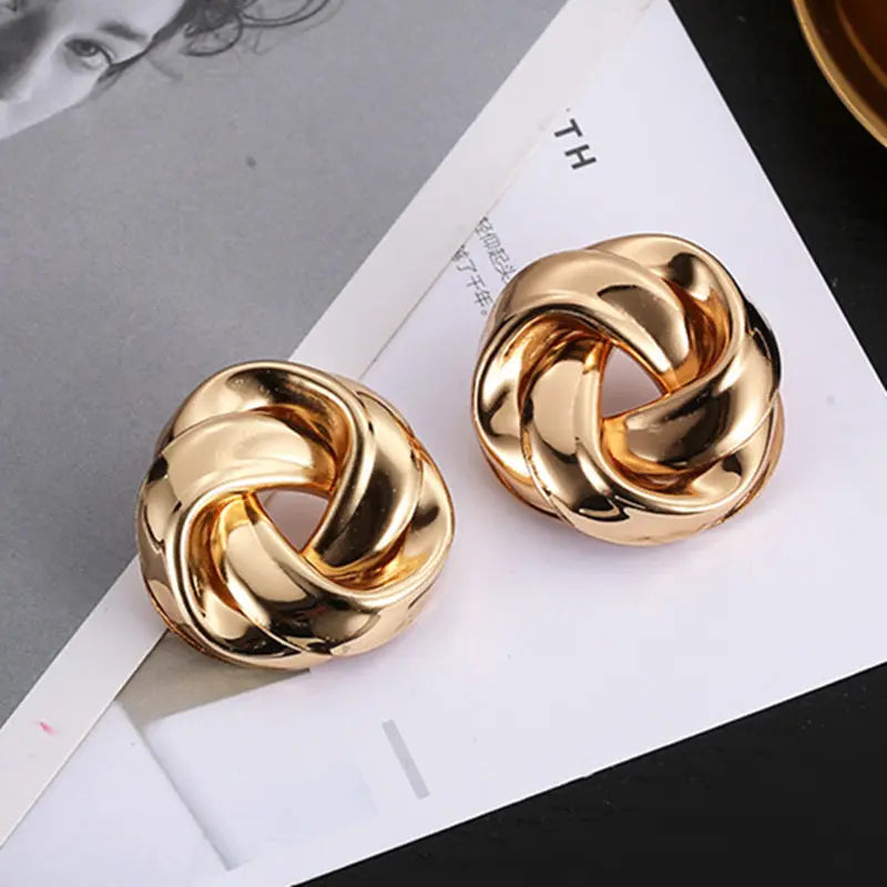Gold Color Metal Drop Earrings Irregular Hollow Heart Pendants Earrings Twisted Geometric Personality Earrings for Women
