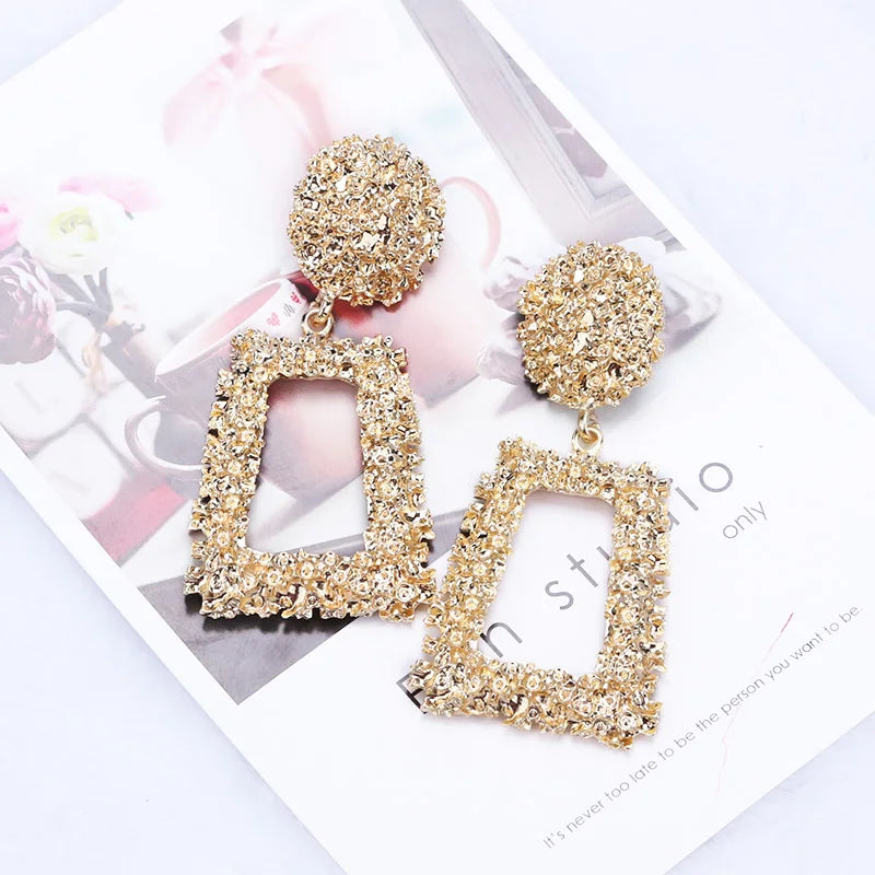 Gold Color Metal Drop Earrings Irregular Hollow Heart Pendants Earrings Twisted Geometric Personality Earrings for Women