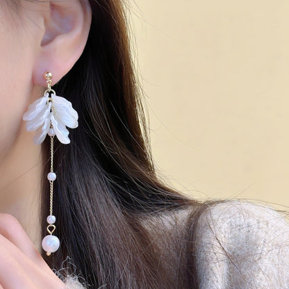 Fashion Unique Glossy Shell Flower Pendant Earrings for Women Temperament Pearl Earrings Sweet Design Wedding Gifts