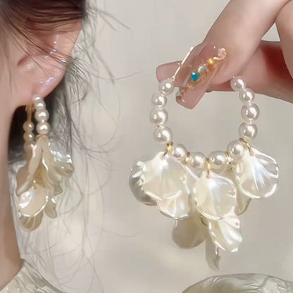 Fashion Unique Glossy Shell Flower Pendant Earrings for Women Temperament Pearl Earrings Sweet Design Wedding Gifts