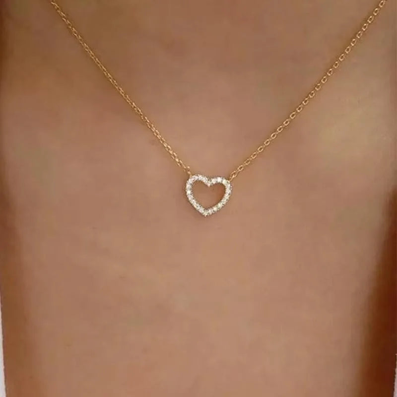 Collar con colgante de doble corazón simple para mujer, pareja, gargantilla de acero inoxidable, cadena de color dorado, joyería de regalo para fiesta de bodas y amigos