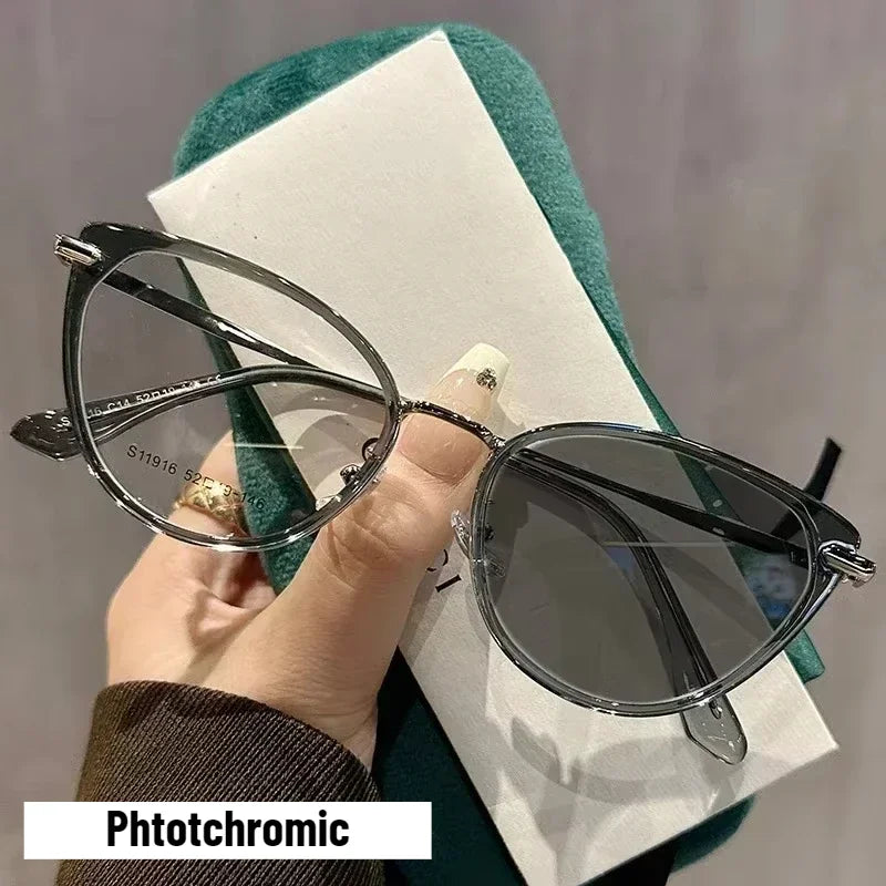 2025 Fashion Cat Eye Photochromic Myopia Glasses for Women Outdoor Color Changing UV Protection Sunglasses Near Sight Eyeglasses