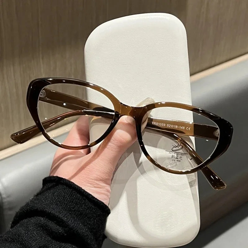 Retro Cat Eye Korean Myopia Glasses Fashionable Anti Blue Light Near Sight Glasses Ultra Light Unisex Transparent Eyewear