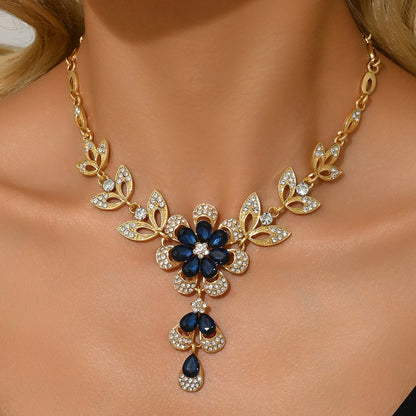 High end, stylish flower design necklace and jewelry suitable for dates, parties, and Mother's Day gifts for mothers