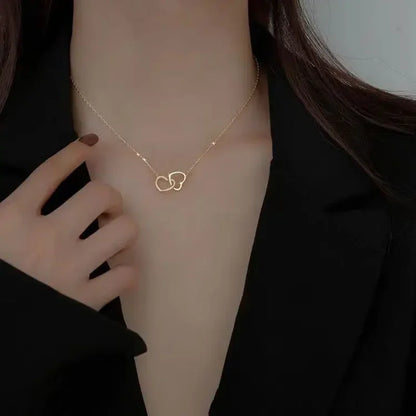 Collar con colgante de doble corazón simple para mujer, pareja, gargantilla de acero inoxidable, cadena de color dorado, joyería de regalo para fiesta de bodas y amigos