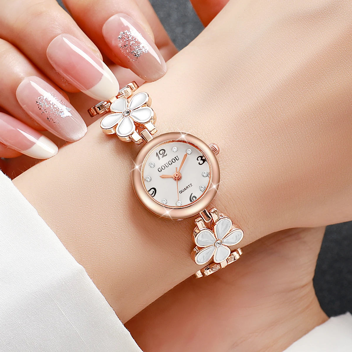 Fashion Flower Bracelet Strap Women Watches Ladies Diamond Arabic Numeral Dial Wristwatches Reloj Mujer（Without Box）