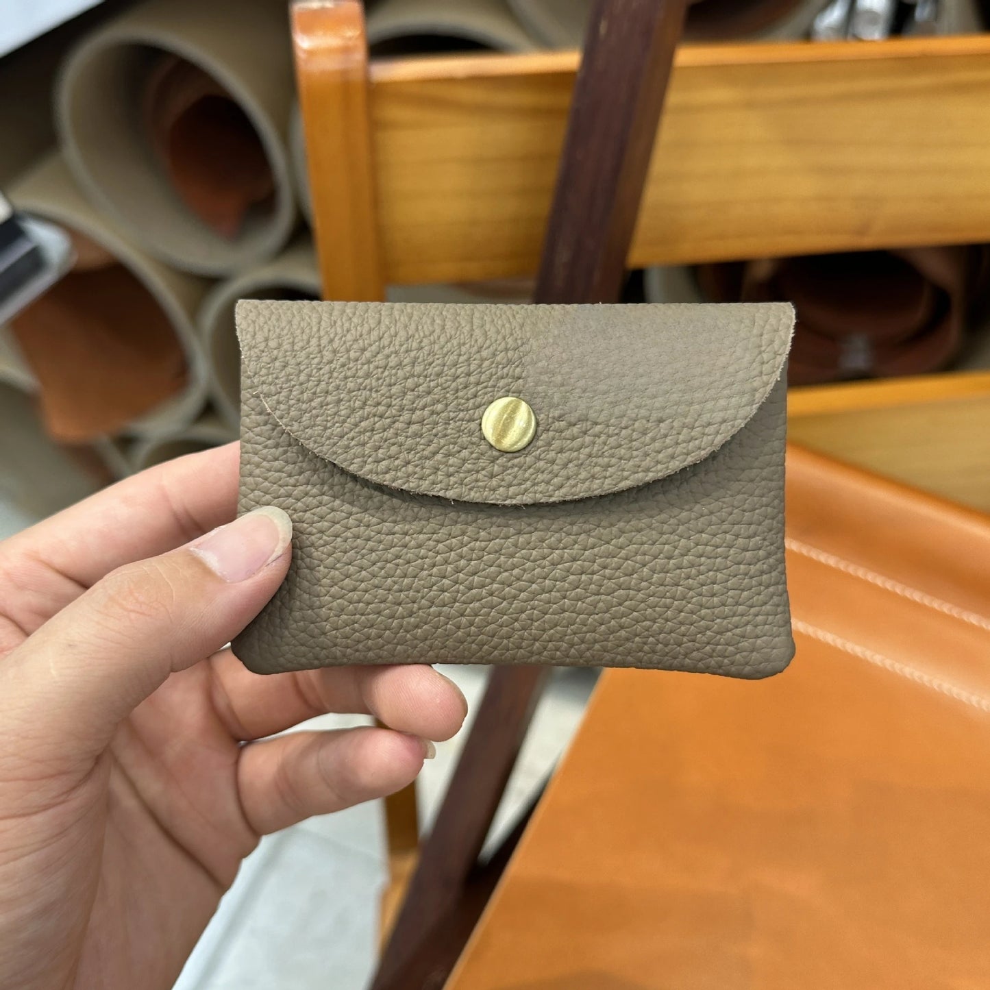 Top Layer Cowhide Fashion Buckle Money Wallet Card Holder Mini Portable Lychee Pattern Business Wallet for Men Women Coin Bag