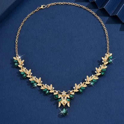 High end, stylish flower design necklace and jewelry suitable for dates, parties, and Mother's Day gifts for mothers
