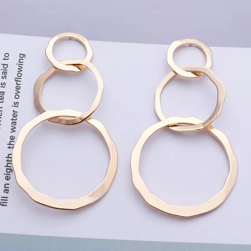 Gold Color Metal Drop Earrings Irregular Hollow Heart Pendants Earrings Twisted Geometric Personality Earrings for Women