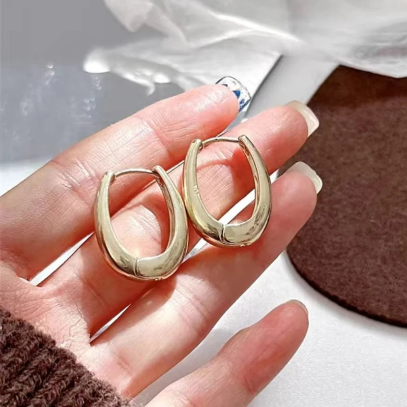 Gold Color Metal Drop Earrings Irregular Hollow Heart Pendants Earrings Twisted Geometric Personality Earrings for Women