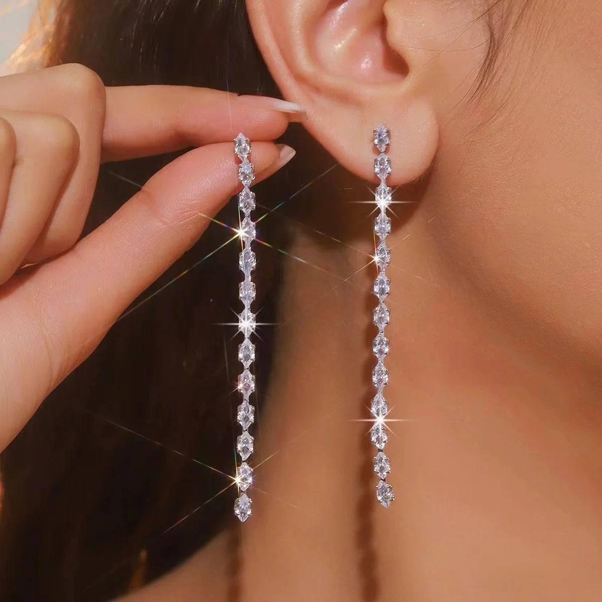 Exquisite Sparkling Zircon Leaves Ear Cuff Stud Earring for Women Silver Color Cubic Zirconia Earrings Party Jewelry