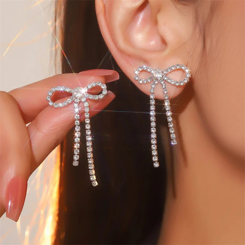 Exquisite Sparkling Zircon Leaves Ear Cuff Stud Earring for Women Silver Color Cubic Zirconia Earrings Party Jewelry