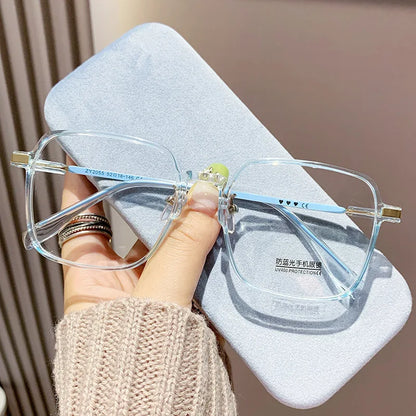 Trendy Fashionable Reading Glasses Women Anti Blue Light Presbyopia Eyewear High-definition Unisex Transparent Frame Eyeglasses